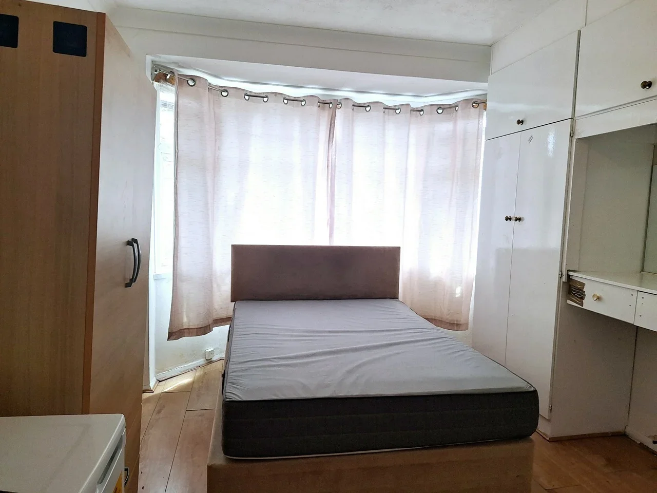 Room Mayville Road in Greater London
