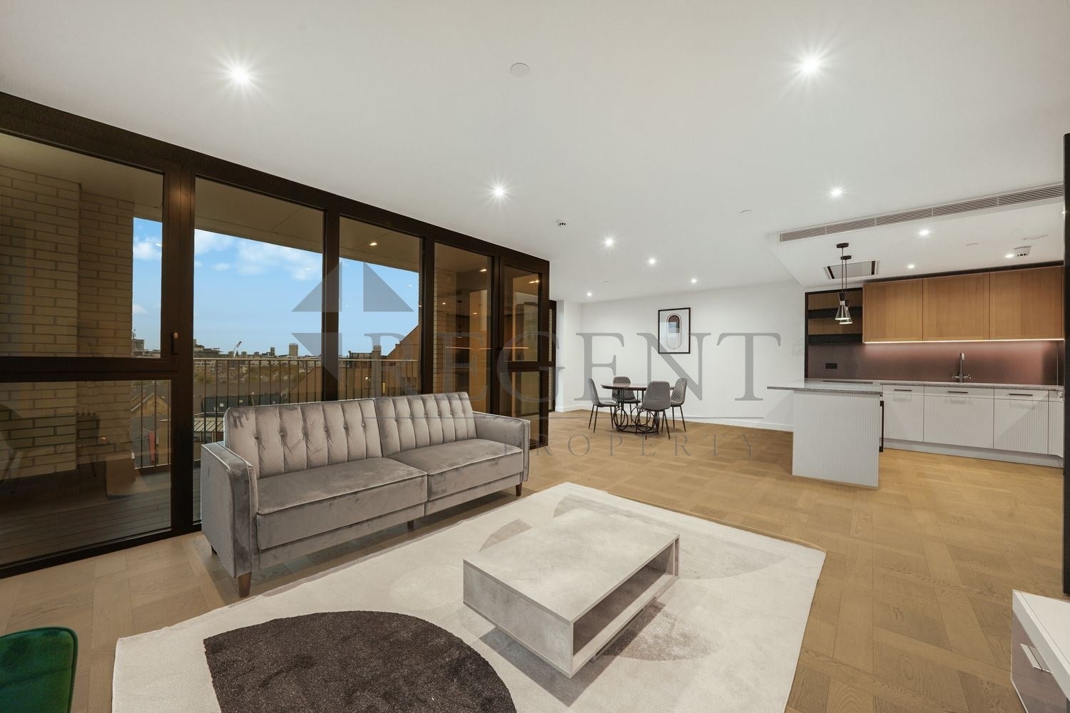 Flat Merino Gardens in Greater London