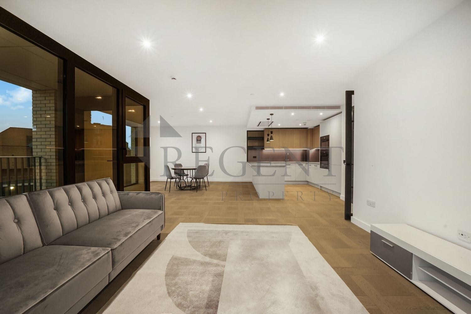 Flat Merino Gardens in Greater London