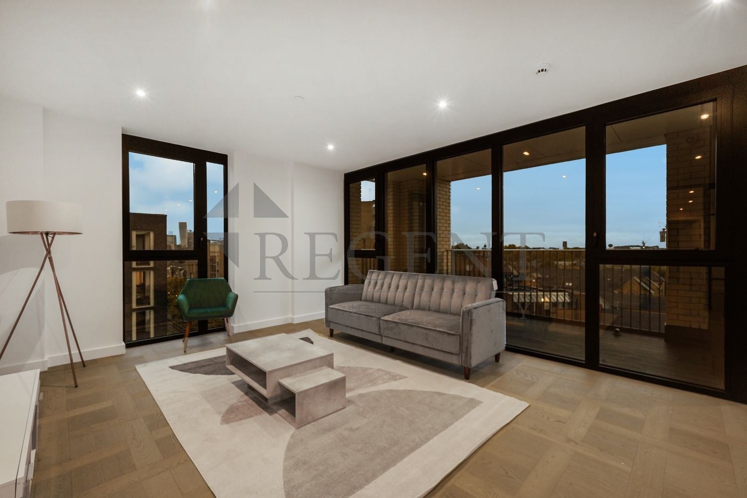 Flat Merino Gardens in Greater London