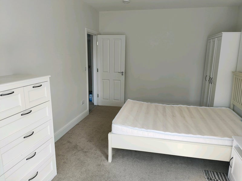 Room Arundel Gardens in Greater London