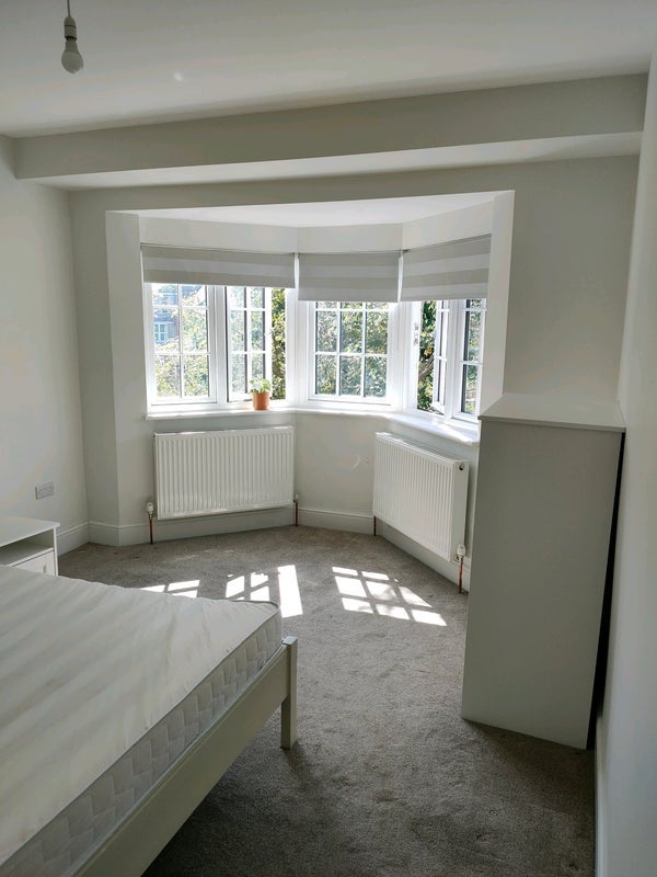 Room Arundel Gardens in Greater London