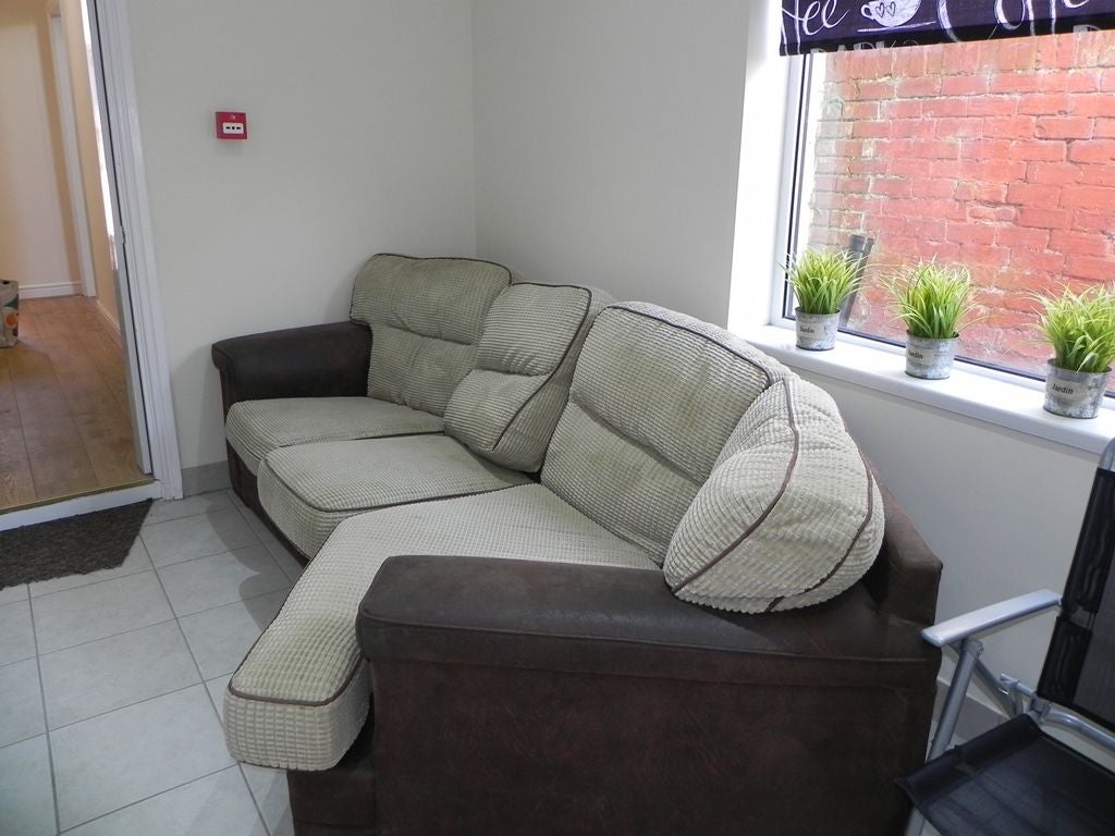 Room De Grey Street in Hull