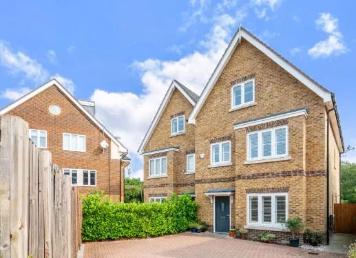House Oaks Lane in Mole Valley