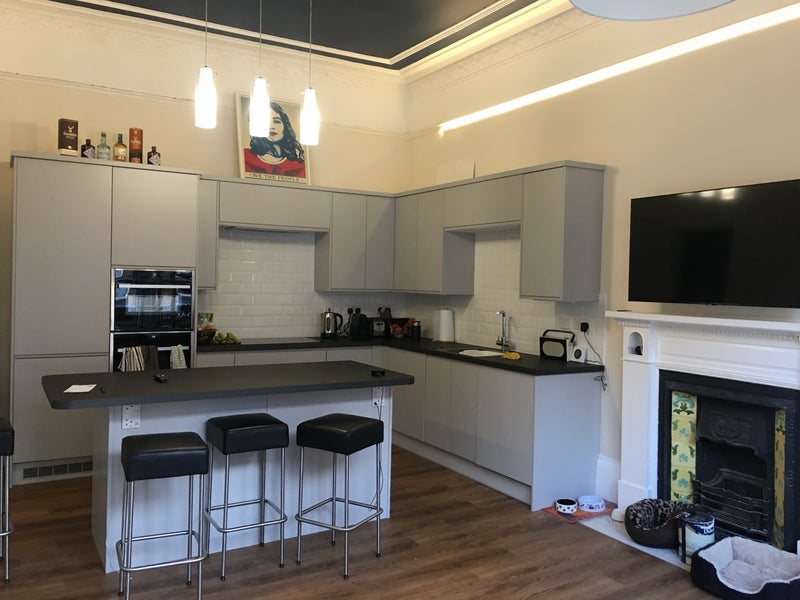 Room Hyndland Road in Glasgow