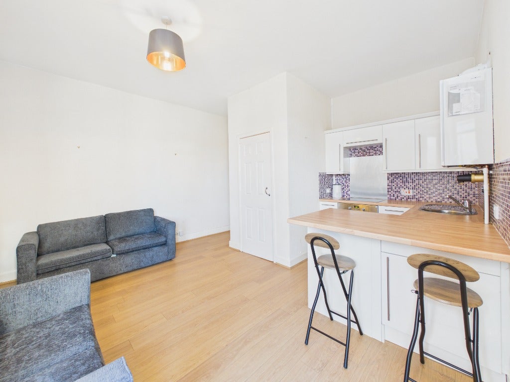 Flat Bothwell Street in City of Edinburgh