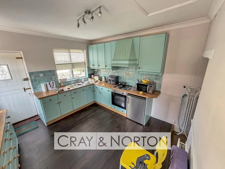 Flat Lower Addiscombe Road in London