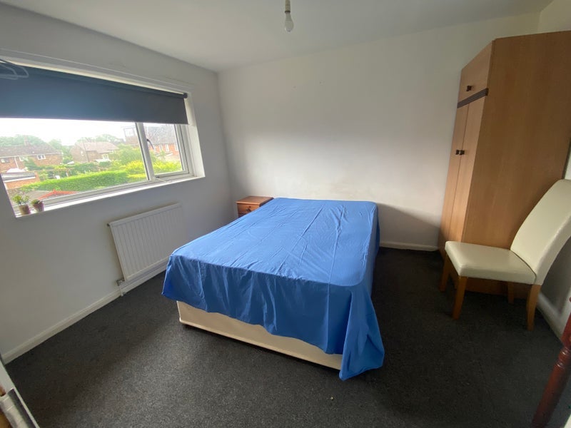 Room Cross Path in Crawley