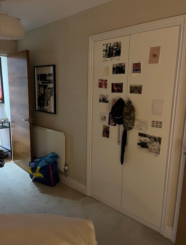 Room Bird in Bush Road in Greater London