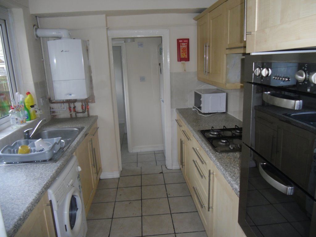 Room Dawlish Road in Birmingham