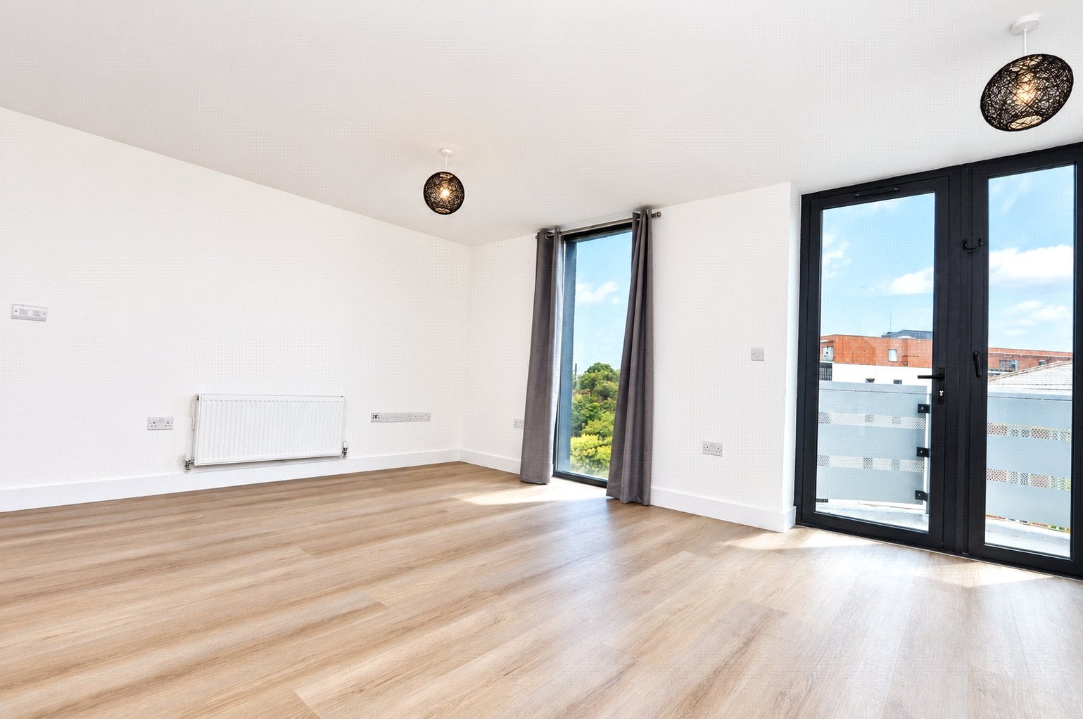 Flat Farnborough Road in Rushmoor