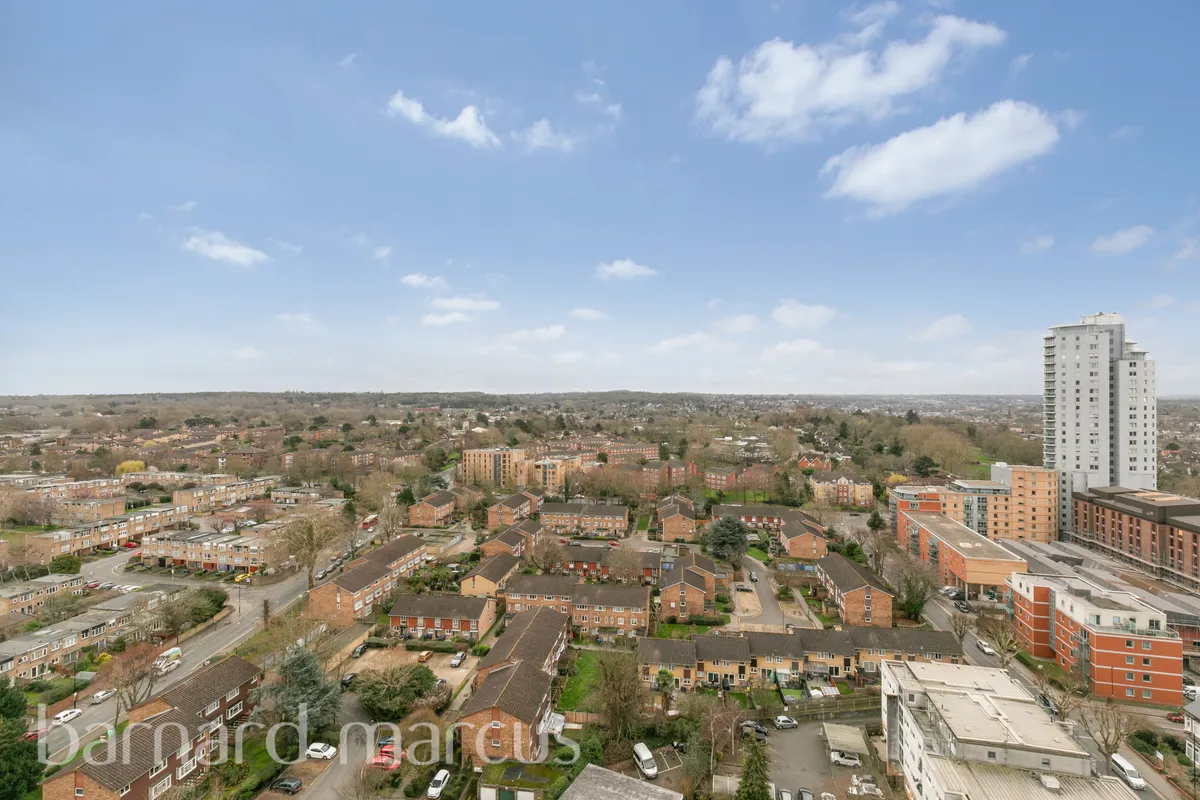 Flat Addiscombe Road in Greater London