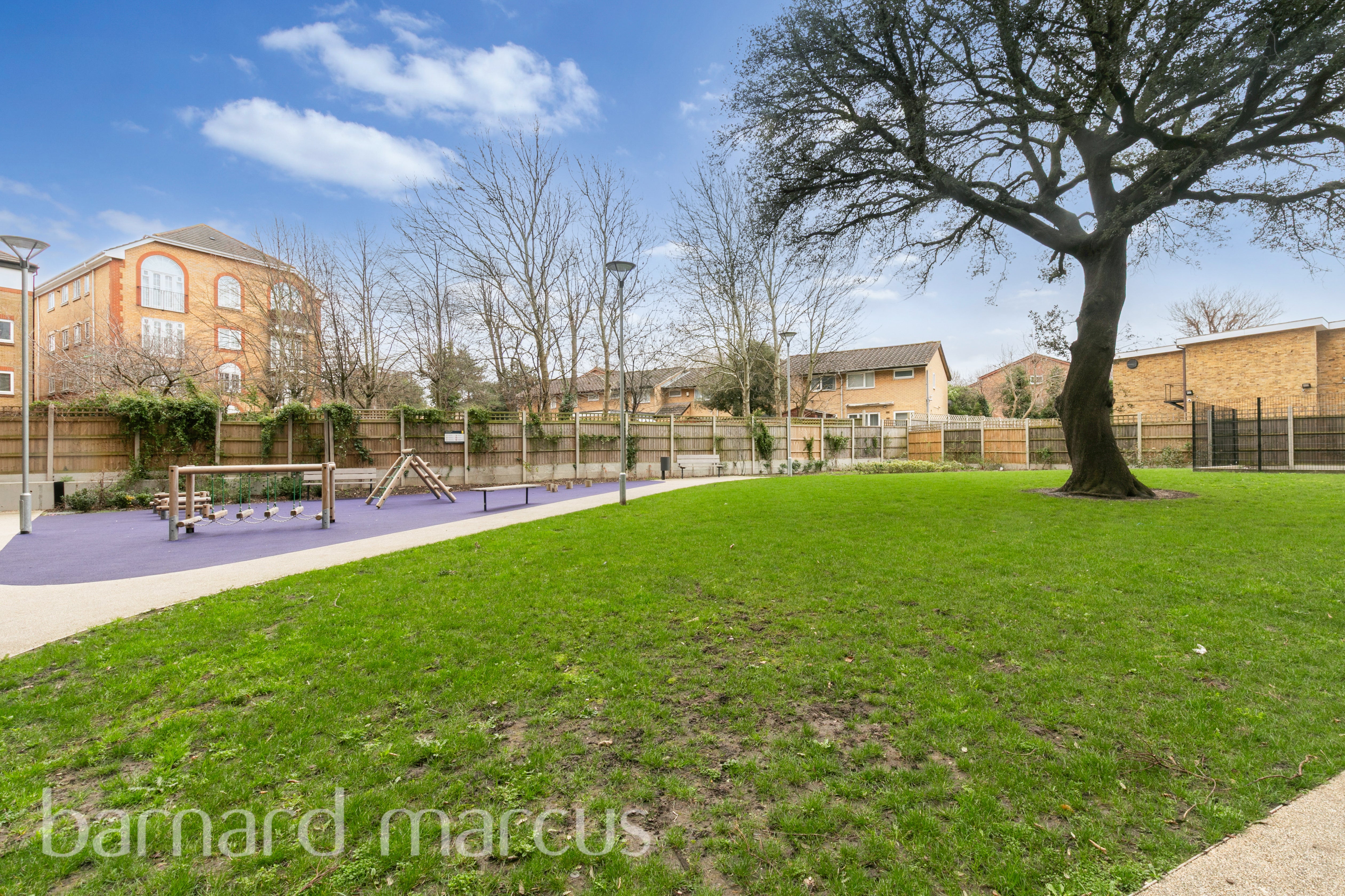 Flat Addiscombe Road in Greater London