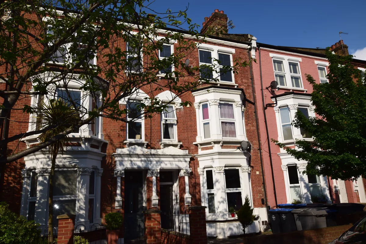 Flat Dunster Gardens in Greater London