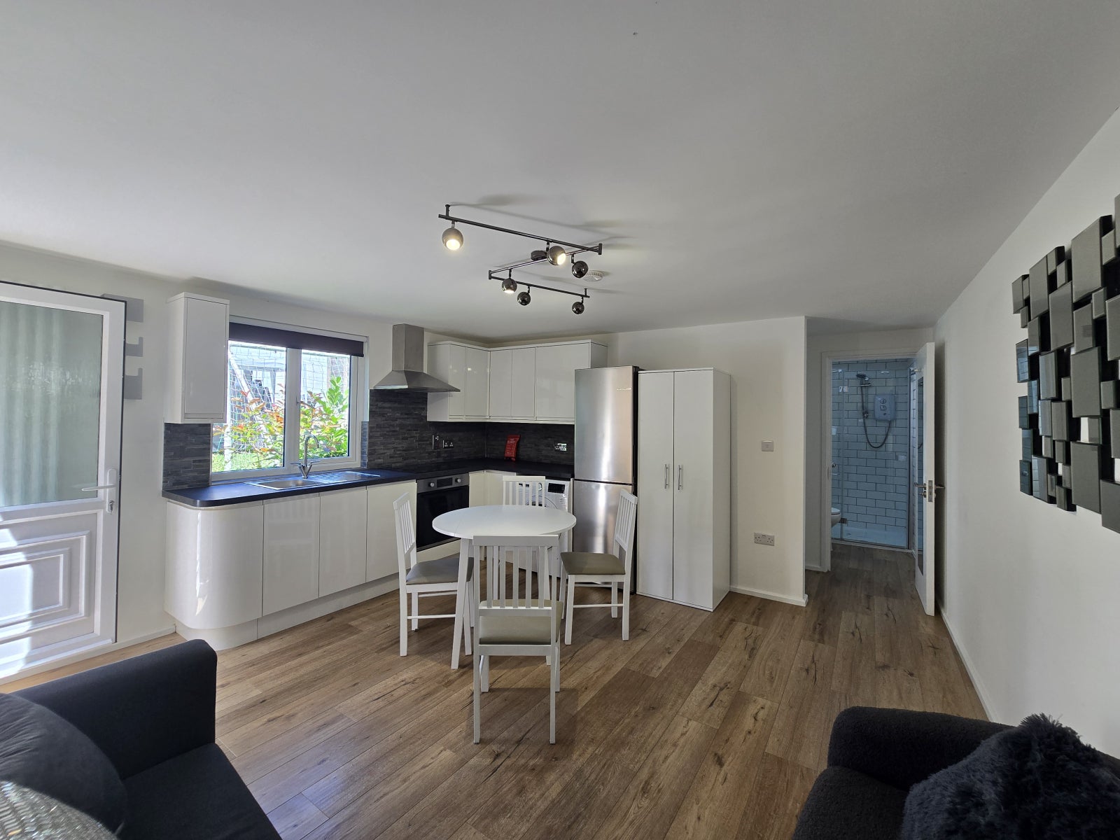 Flat Southbourne Crescent in London