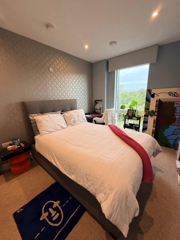 Room Aston Street in Greater London