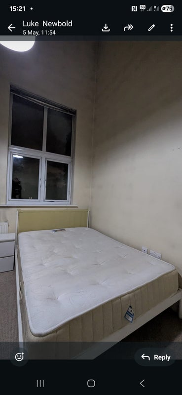 Room Newbold Walk in Manchester