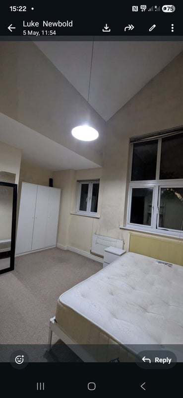 Room Newbold Walk in Manchester