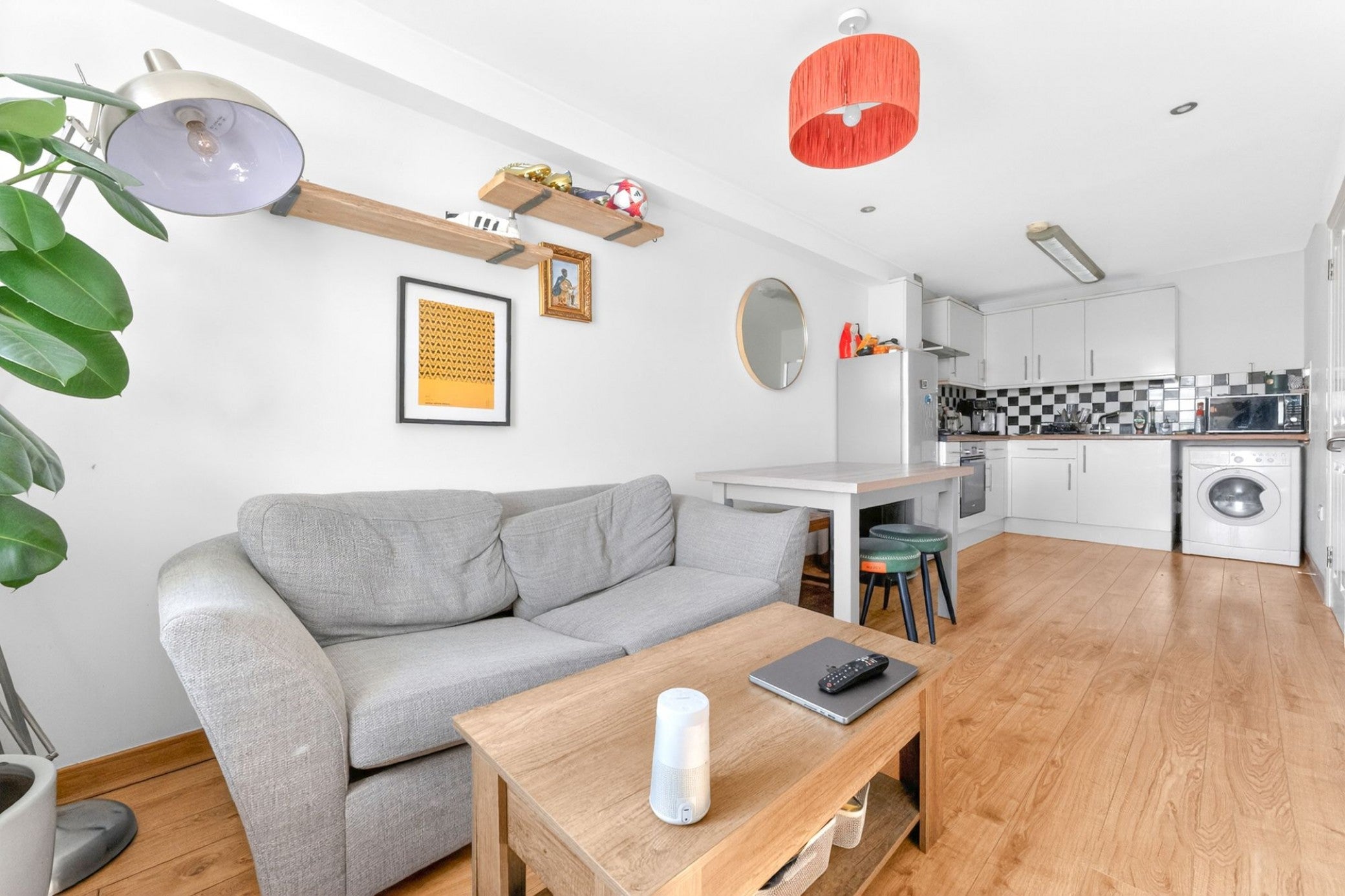 Flat Windus Road in Greater London