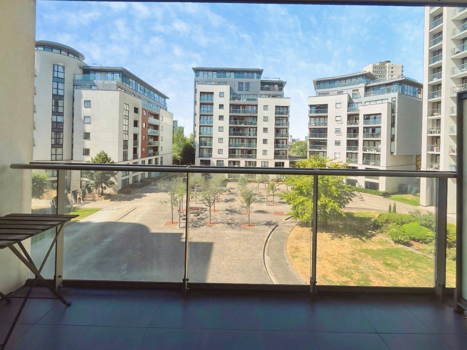 Flat Pump House Crescent in Greater London