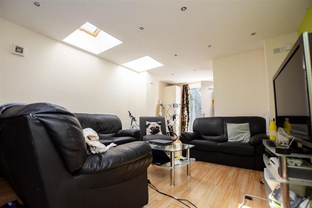 Flat Heeley Road in Birmingham