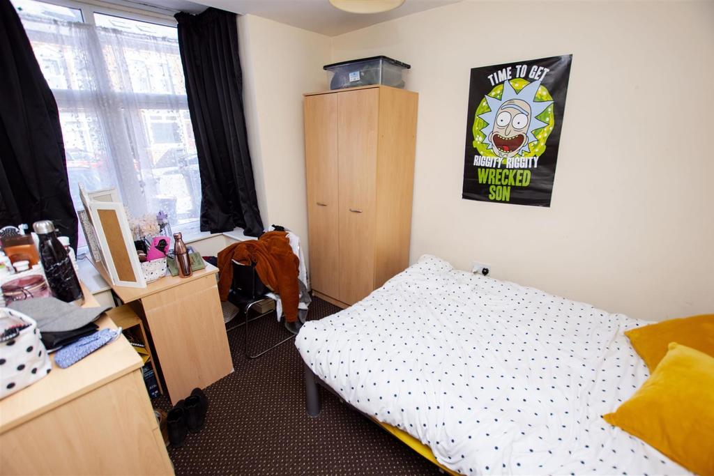 Flat Heeley Road in Birmingham