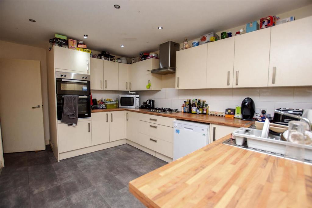 Flat Heeley Road in Birmingham
