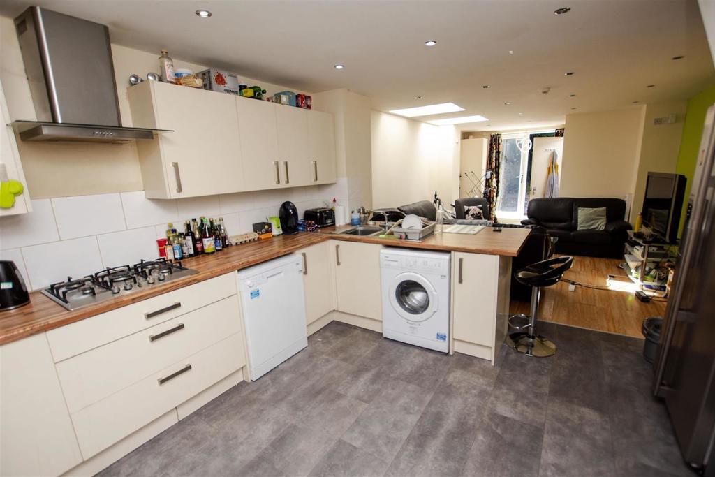 Flat Heeley Road in Birmingham