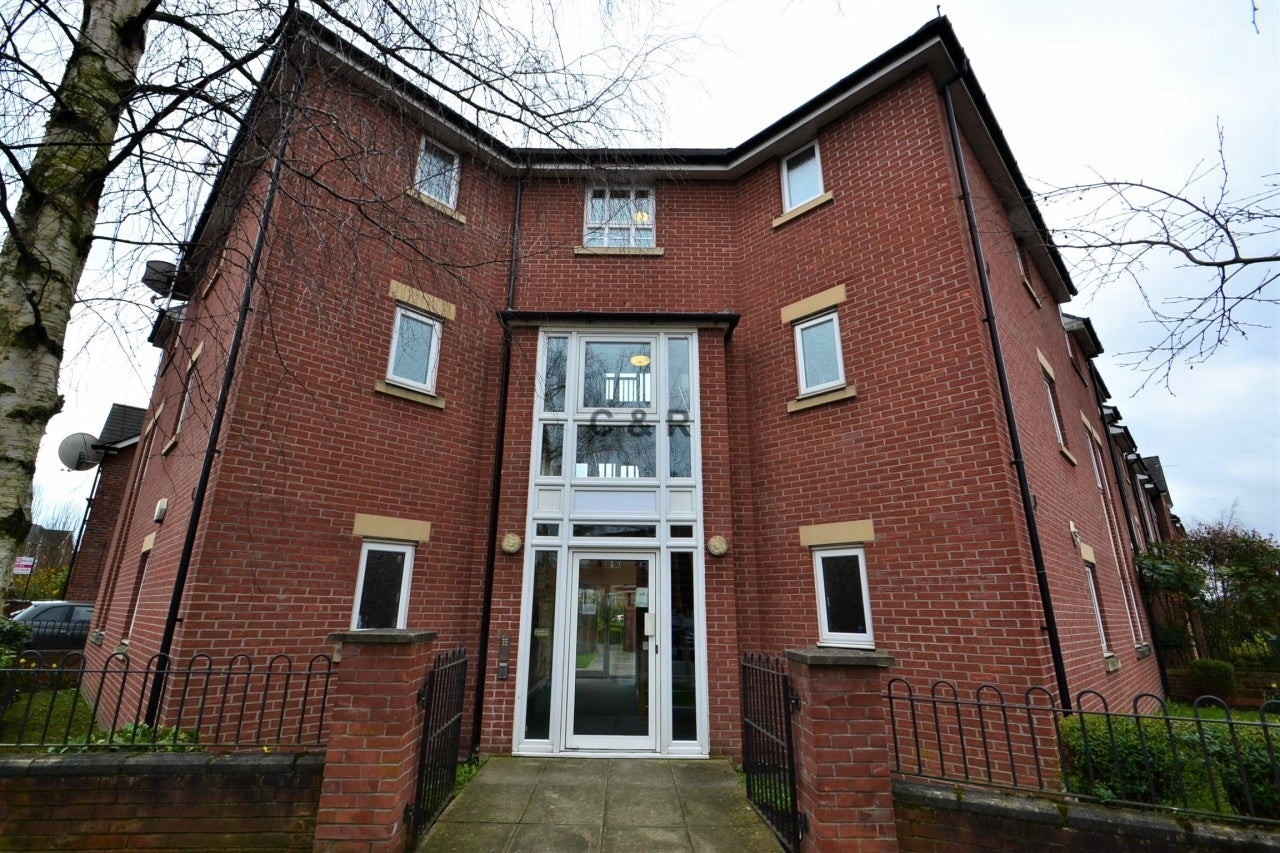 Flat Yew Street in Manchester