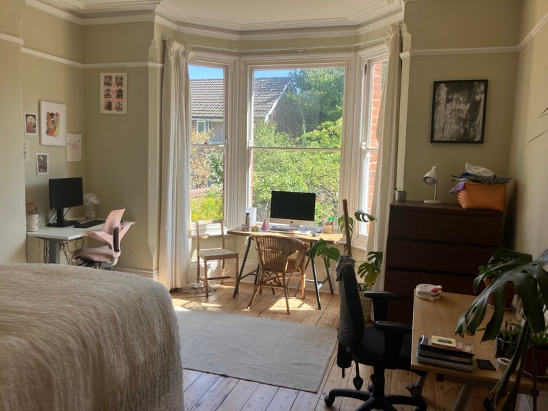 Room Ebury Road in Nottingham