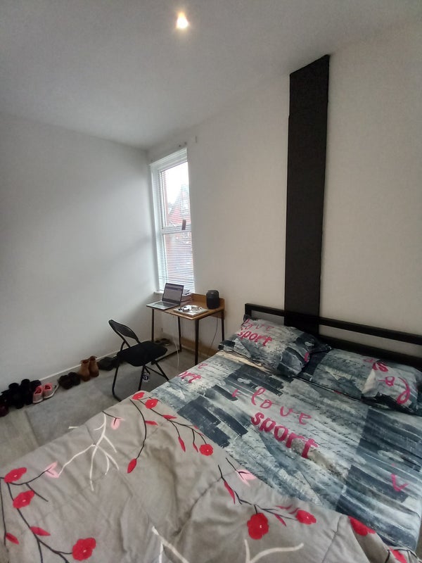 Flat Quarry Mount Terrace in Leeds