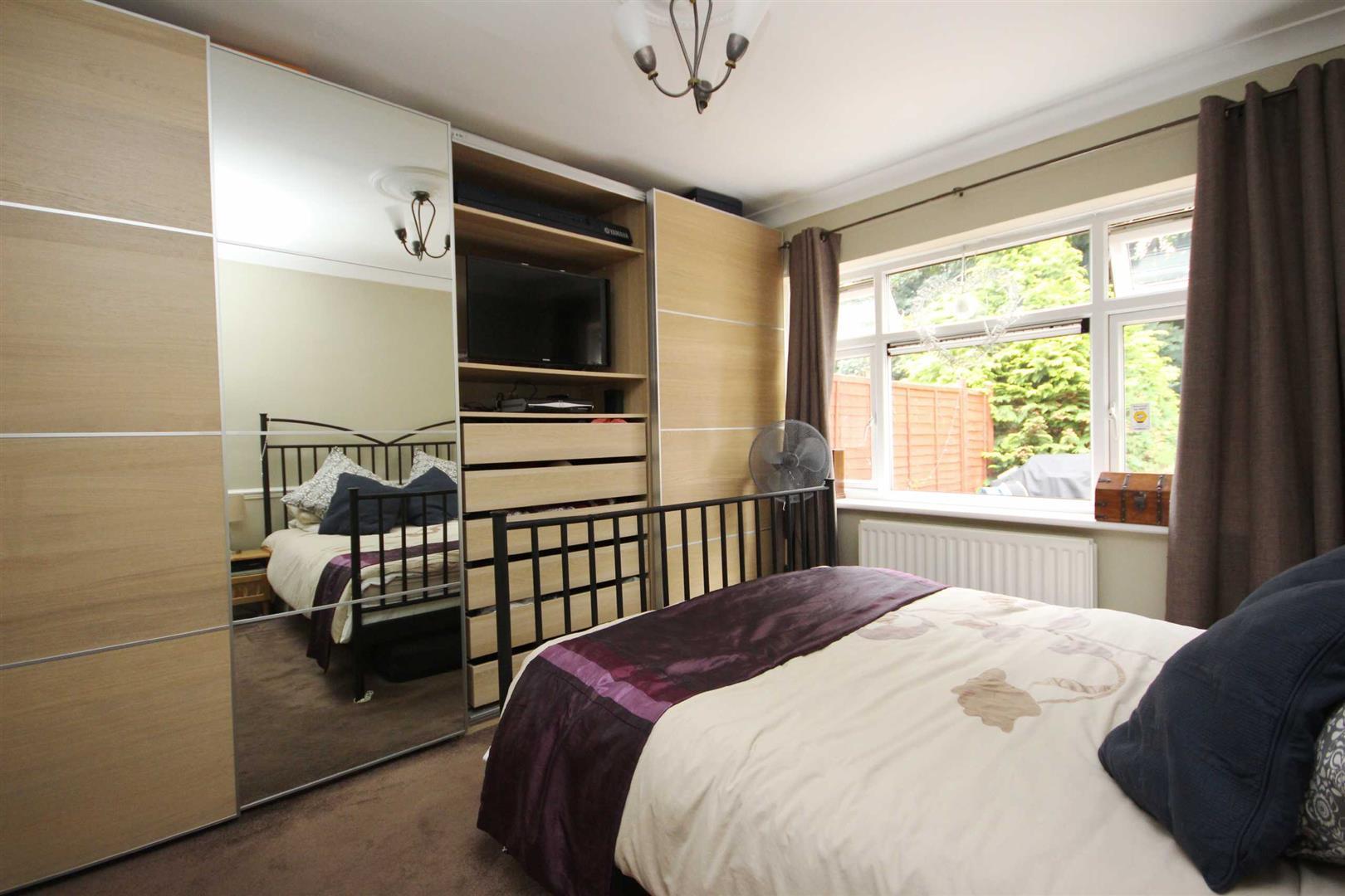 House Leyburn Close in Greater London