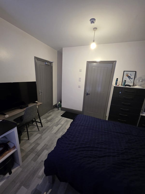 Room Douglas Road in Birmingham