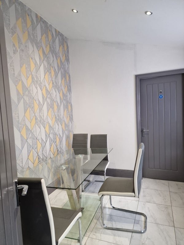 Room Douglas Road in Birmingham