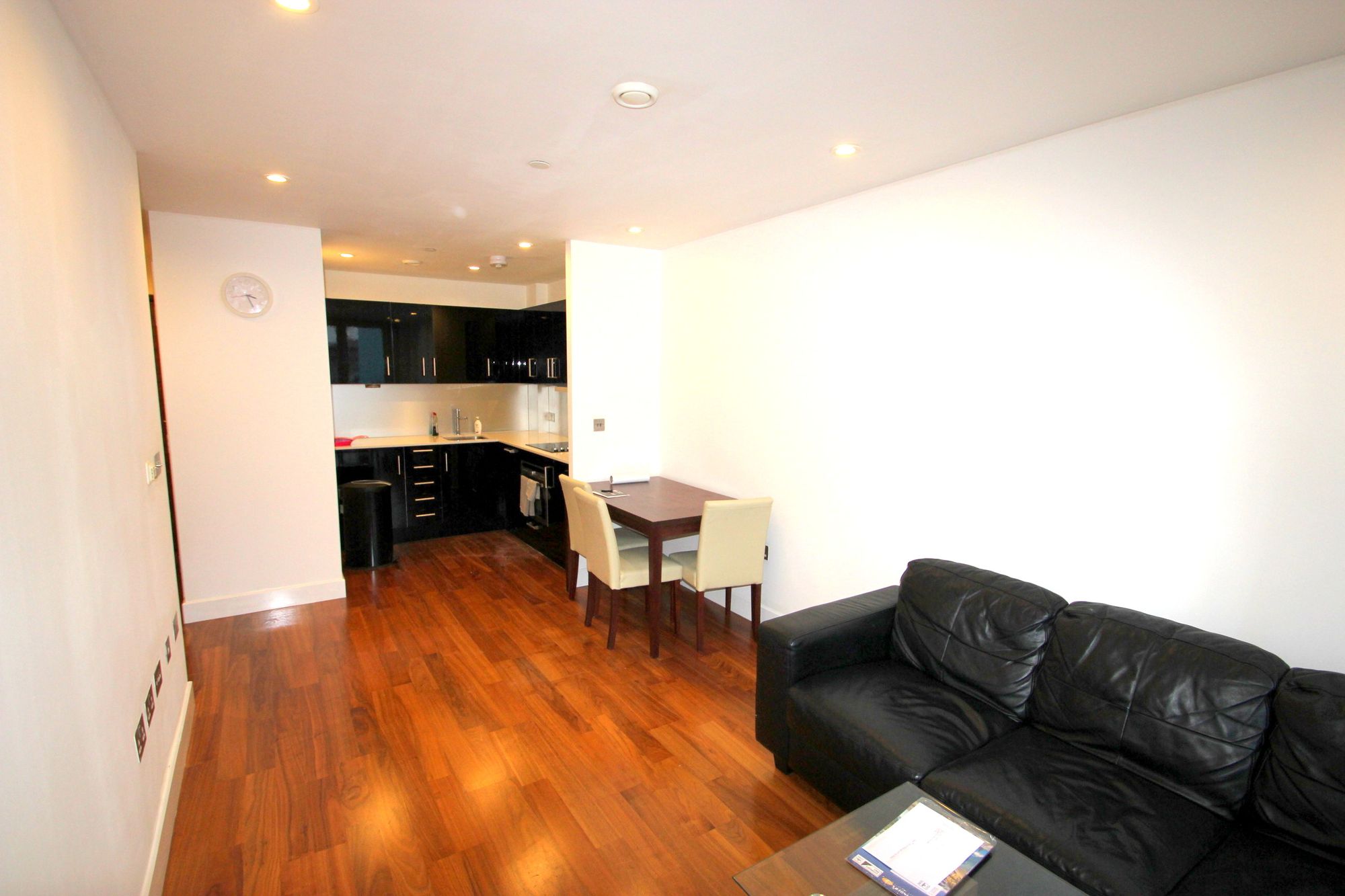 Flat Grand Arcade in Cardiff
