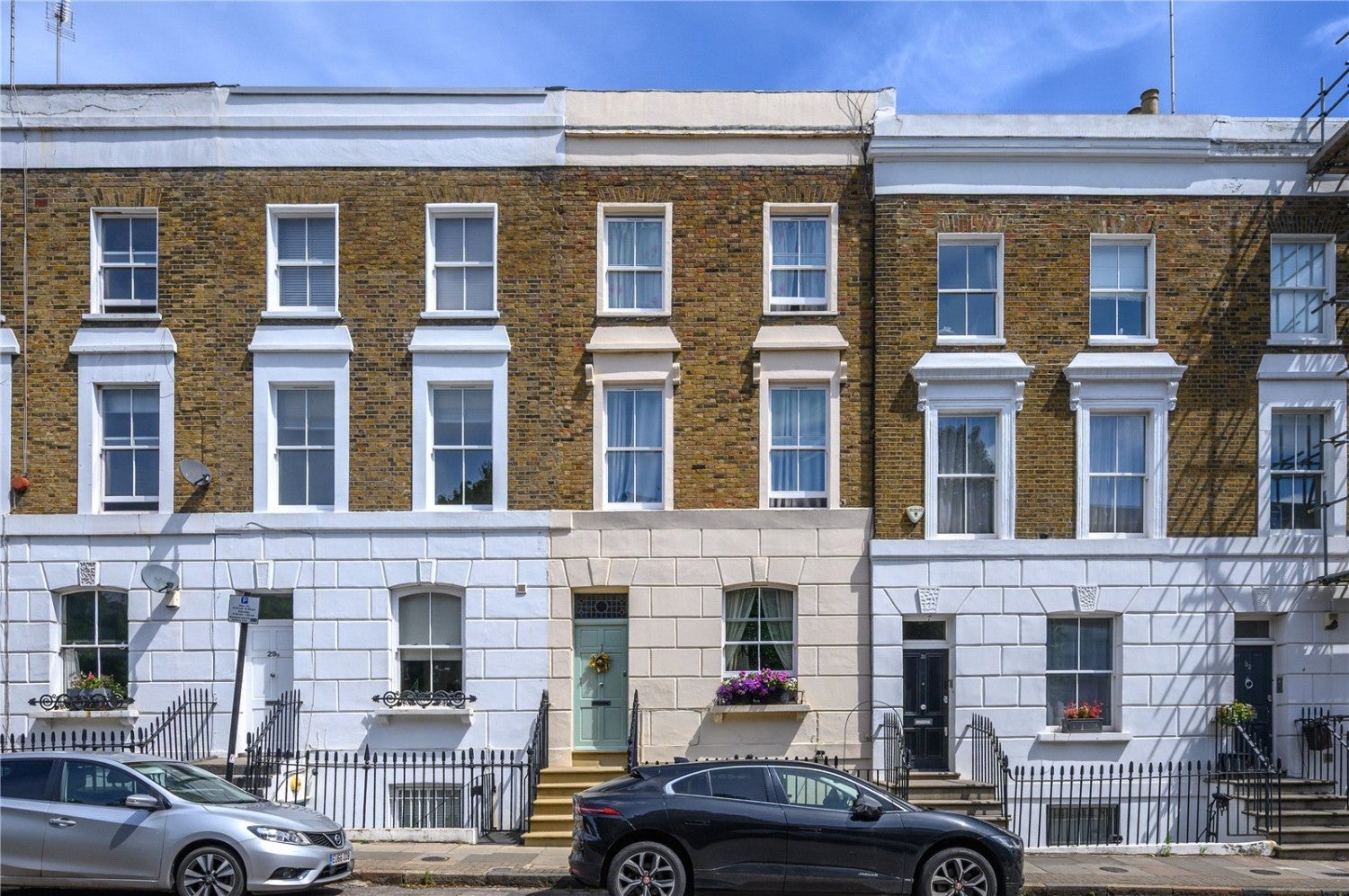 Flat Packington Street in Greater London