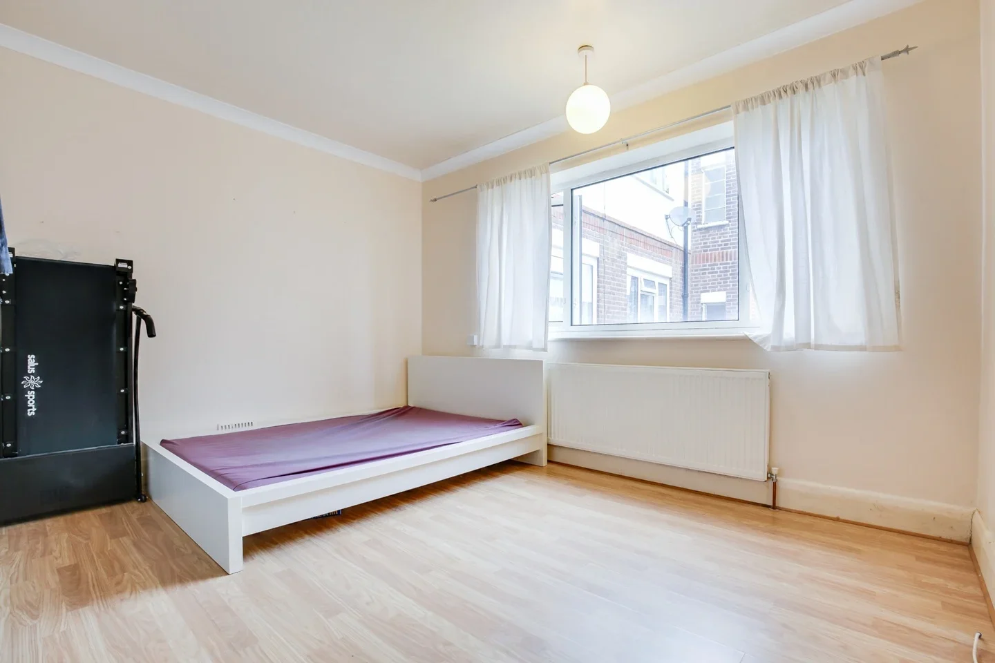 Flat New Road in Greater London