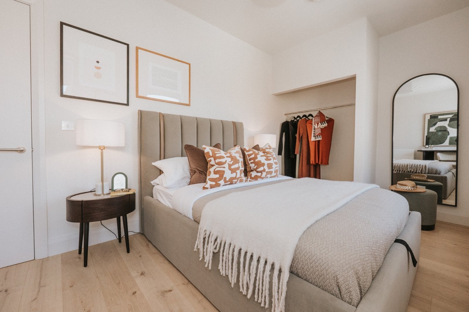 Flat Clapham High Street in Greater London
