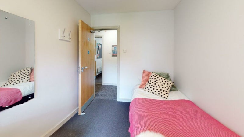 Room Turnpike Lane in Nottingham
