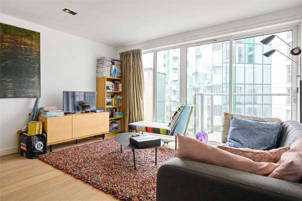 Flat Bethnal Green Road in Greater London