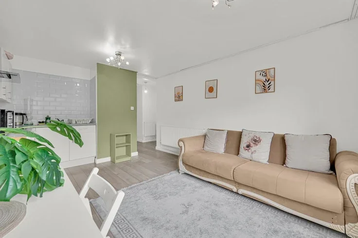 Flat Burder Close in Greater London