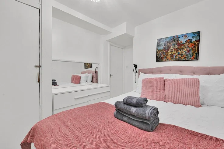 Flat Burder Close in Greater London