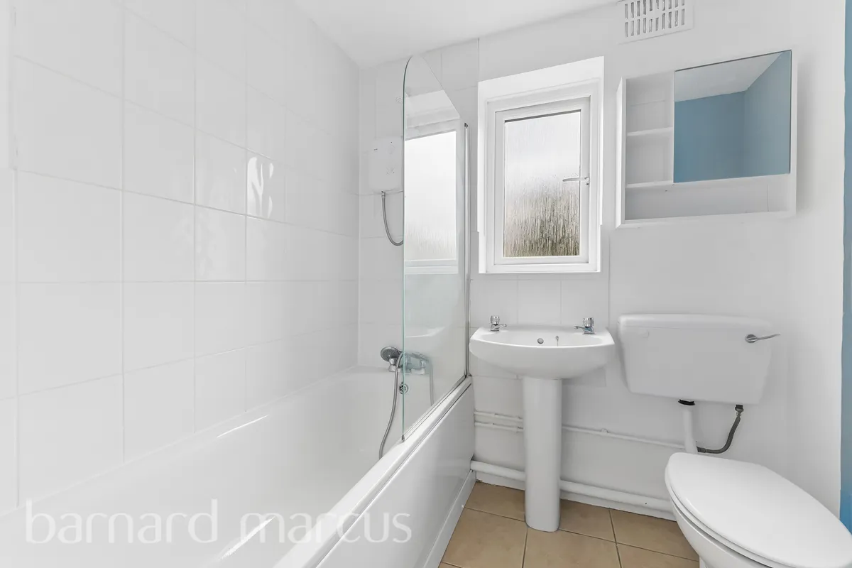 Flat Redford Close in Greater London