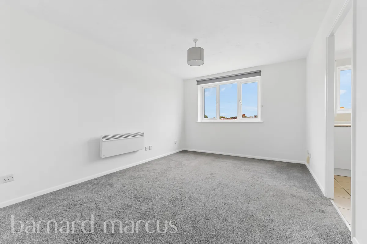 Flat Redford Close in Greater London