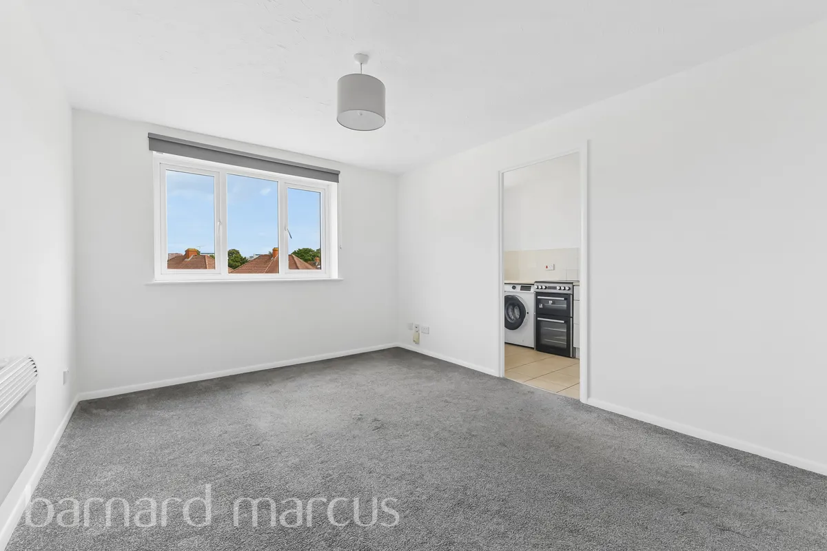 Flat Redford Close in Greater London