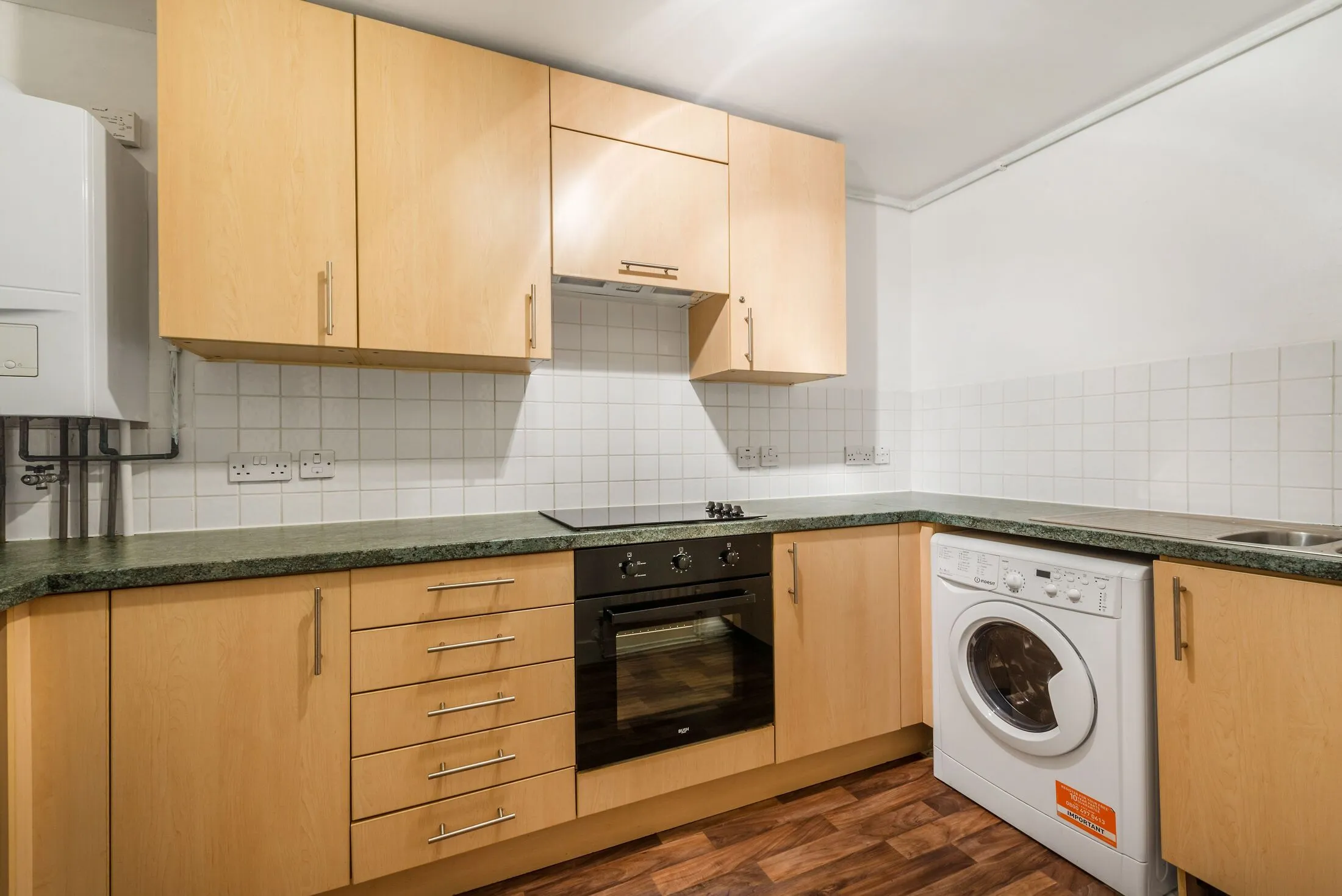 Flat Melliss Avenue in Greater London