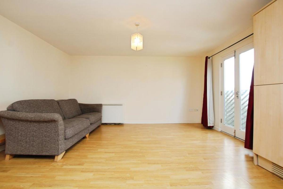 Flat Midland Mews in Bristol