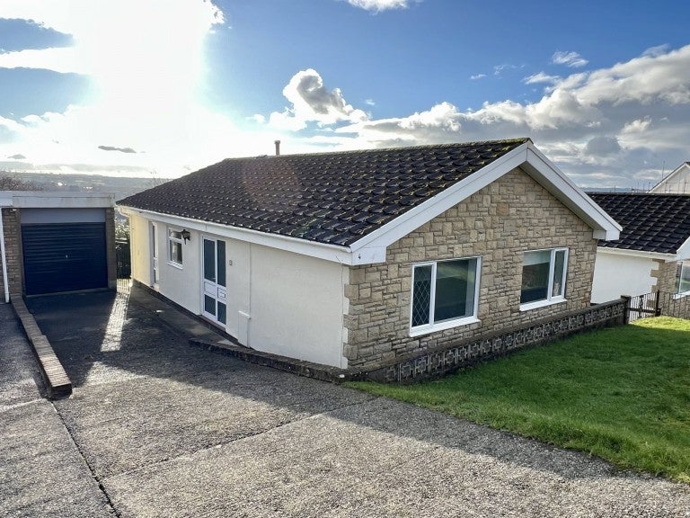 House Courtlands Park in Carmarthen