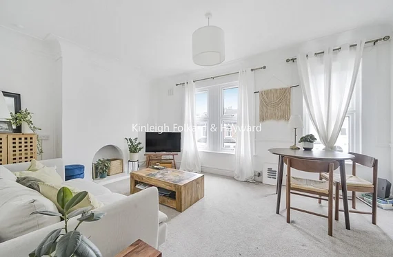 Flat Bexhill Road in Greater London