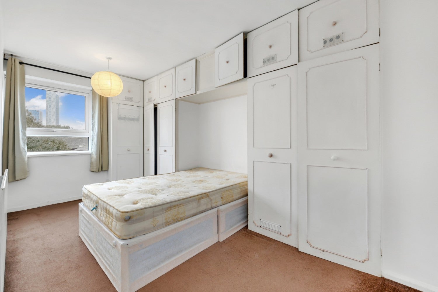 Flat Gough Walk in Greater London